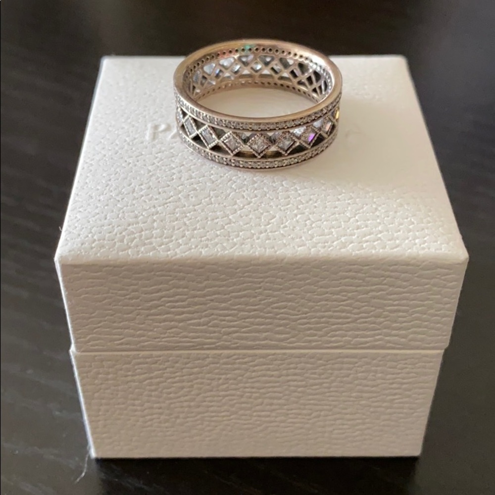 Pandora Ring